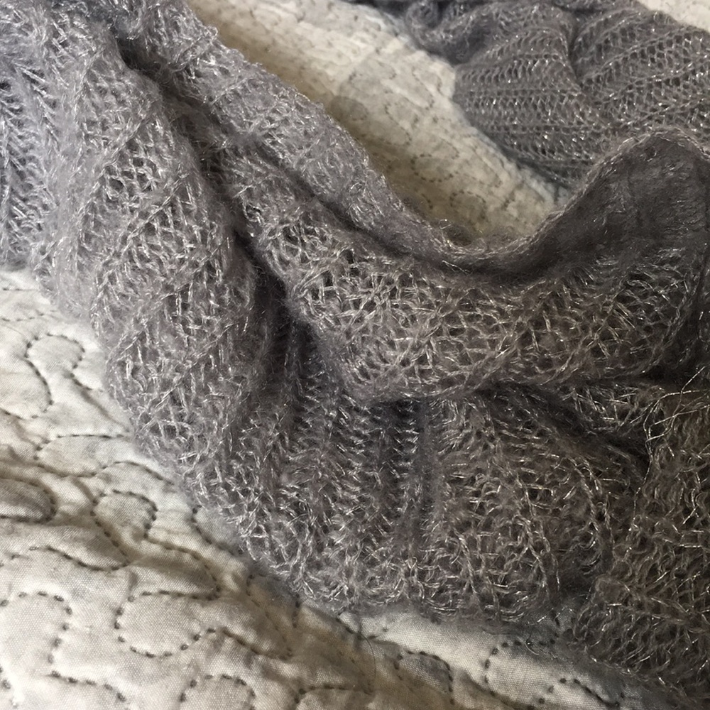Silver thread Scarf - Picture 7 of 8